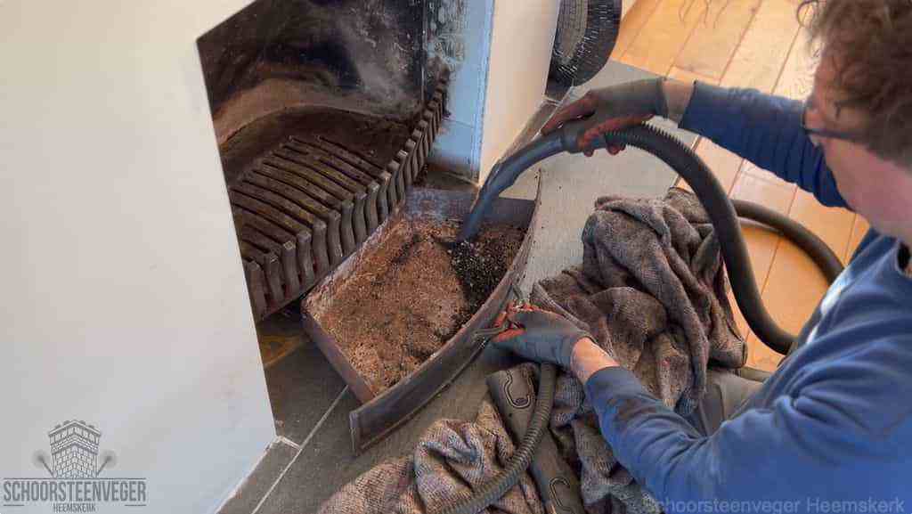Prijs schoorsteenvegen Heemskerk schouw reinigen Prijs schoorsteenvegen Heemskerk schouw reinigen