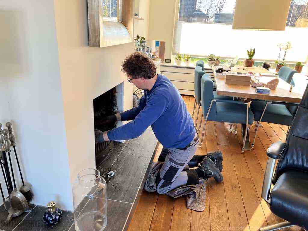 Schouwveger Heemskerk kleed schoorsteenreiniger Schouwveger Heemskerk kleed schoorsteenreiniger